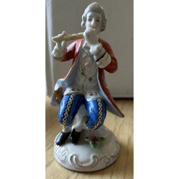 VTG Occupied Japan Porcelain Figurines Man Playing Music 1940s 50s GOLD Trim - Picture 4 of 16
